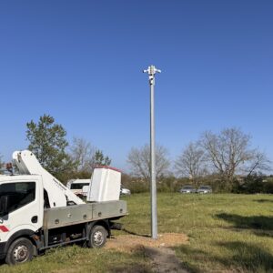 site escalquens installation sur poteau caméra